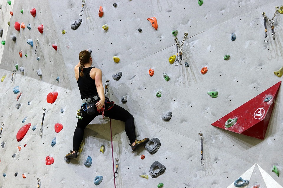 rock-climbing-wall-3297942_960_720